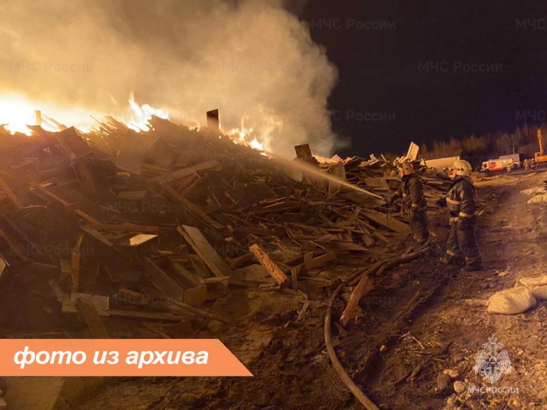 Пожарно-спасательные подразделения Ленинградской области ликвидировали пожар в г. Сланцы